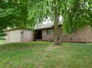 1408 Raspberry Ct, Nixa, MO 65714