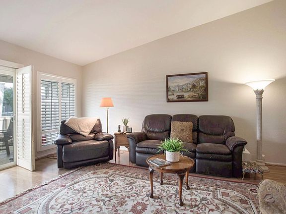 5th image of 1121 Silver Oak Ct