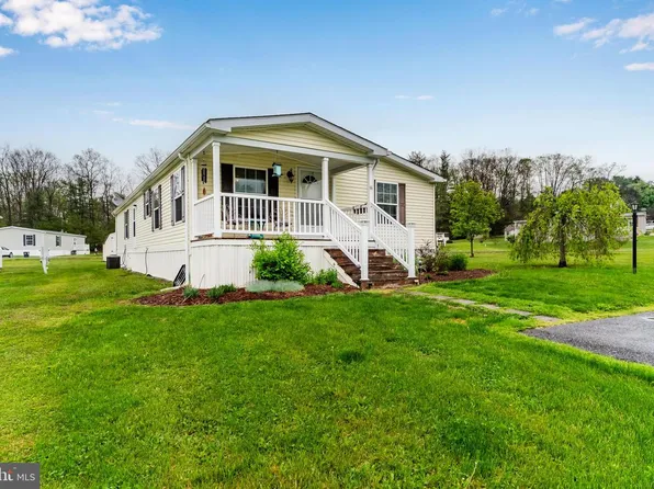 66 Meadowview Dr, New Bloomfield, PA 17068