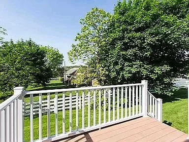 1123 Royal Ct — Photo 4