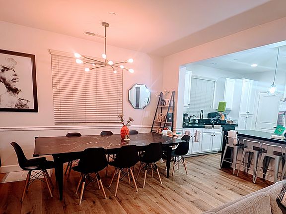 Dining room - Kitchen