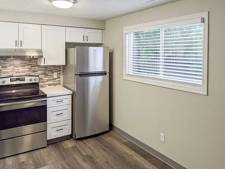 1543-1611 Salishan St SE — Photo 28
