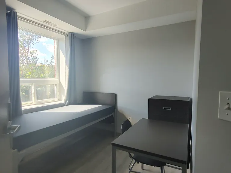 325 Spruce St — Photo 17