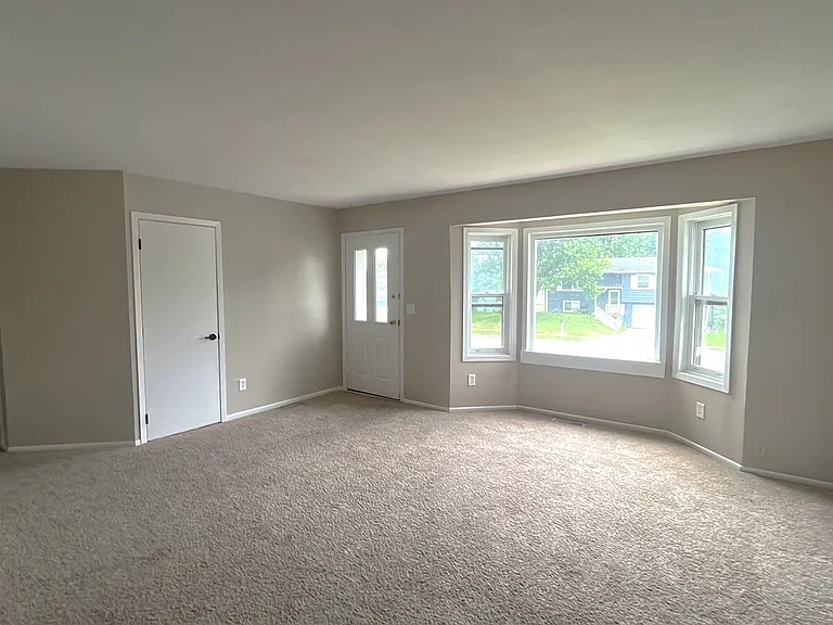 6424 N 68th St — Photo 3