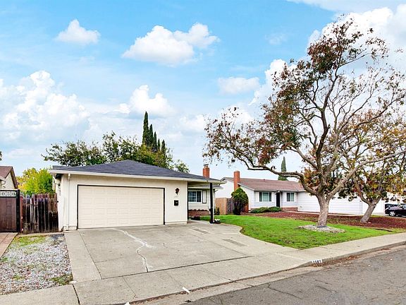 3rd image of 1361 Sanderling Dr