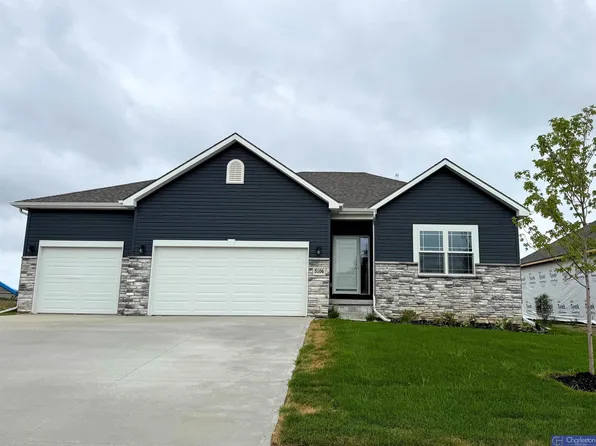 5106 Kestrel Pkwy, Elkhorn, NE 68022
