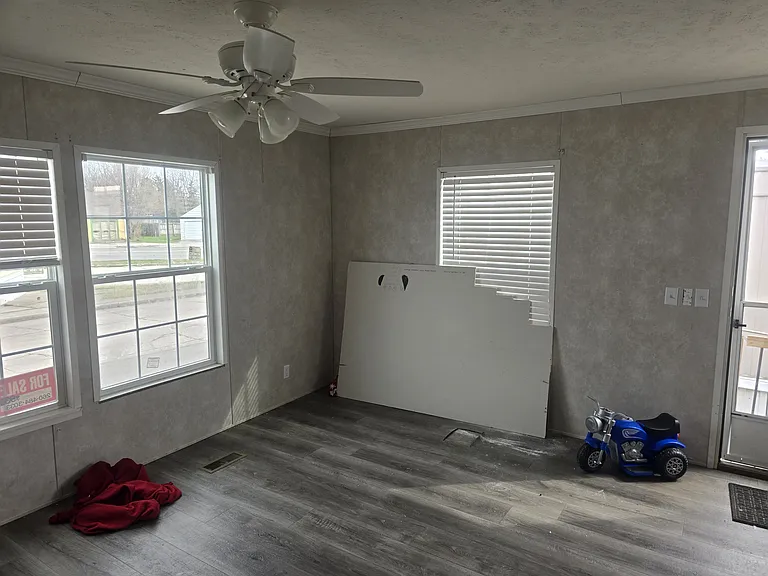 3939 N Clinton St #58 — Photo 5