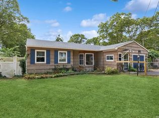 12 Fleet Rd, Shirley, NY 11967