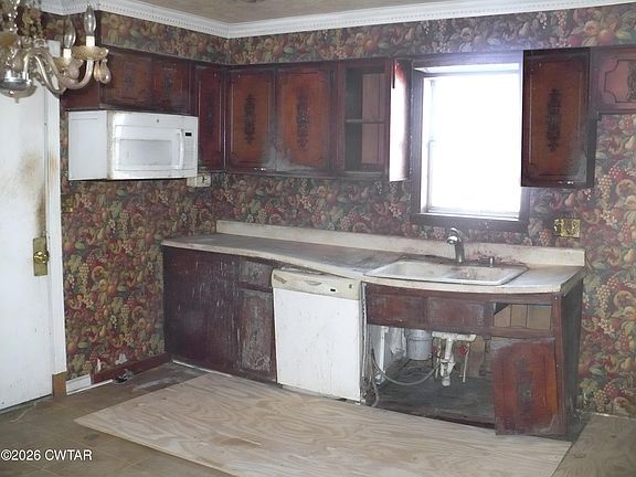 5th image of 917 Sharon Rd