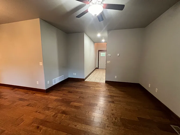 2260 Hoover Way — Photo 8