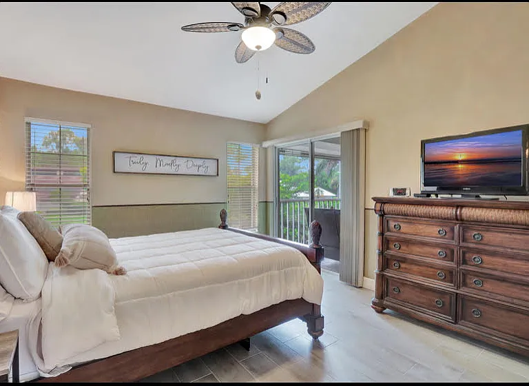 2103 Tama Cir #202 — Photo 26
