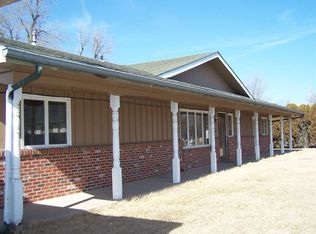 1501 E 10th St, Newton, KS 67114