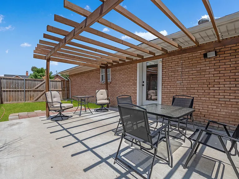 3364 Darvany Dr — Photo 25