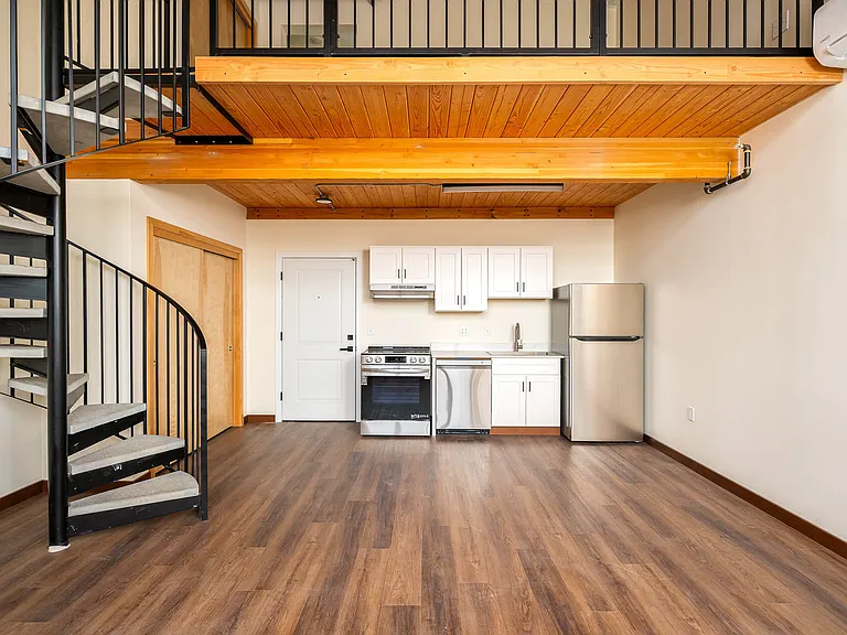 Sandy Rose Lofts — Photo 15