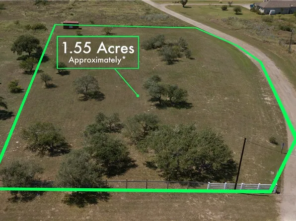 111 Bay Watch Dr, Rockport, TX 78382