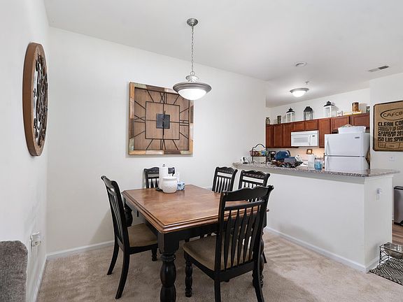 5th image of 20 Hempton Pl
