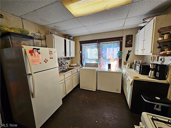 5th image of 3283 W 48th St