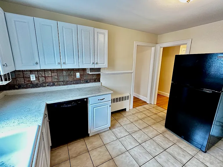 27 Heath St #2 — Photo 7