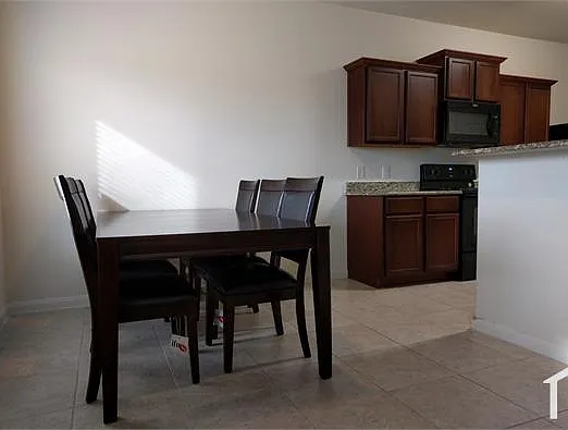 4 bed, 2170 sqft, $2,300 — Photo 2