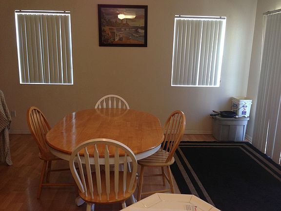 3rd image of 395 Manor Dr.