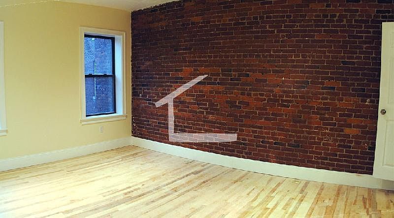 2nd image of 1203 Beacon St #Lm3