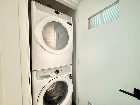 3rd image of 11157 Huston St #204