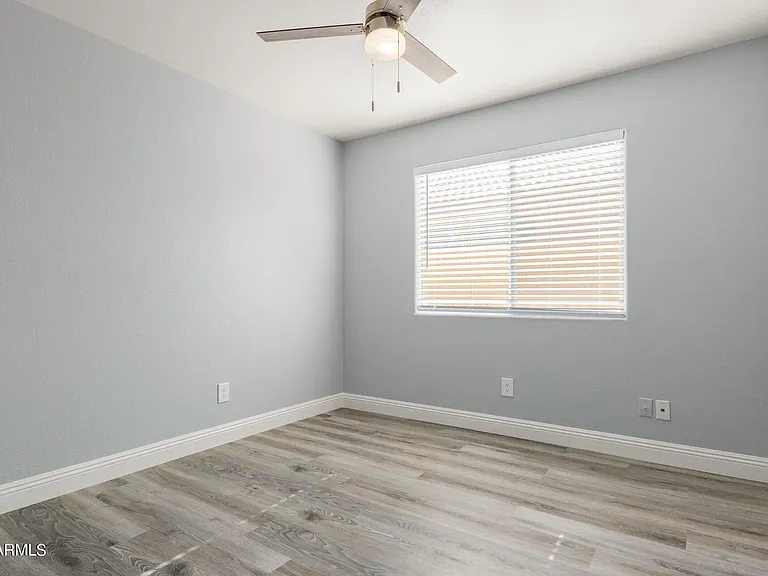 109 W Helena Dr — Photo 24