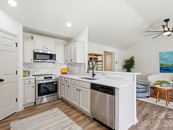 5th image of 6715 Rubin Lura Ct