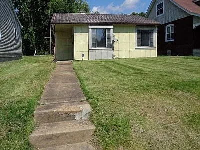 7817 W Main St photo 1
