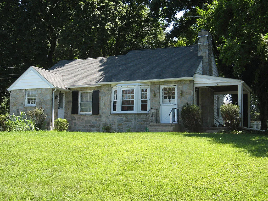 1612 Magnolia Dr photo 1