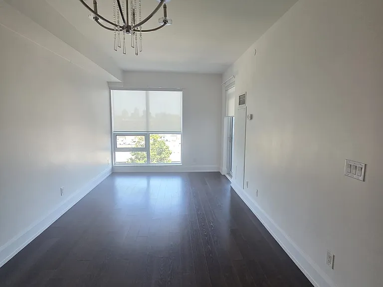 120 Harrison Garden Blvd #428 — Photo 4