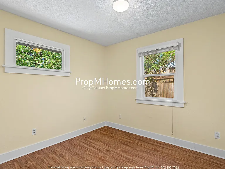 9038 NE Humboldt St — Photo 13