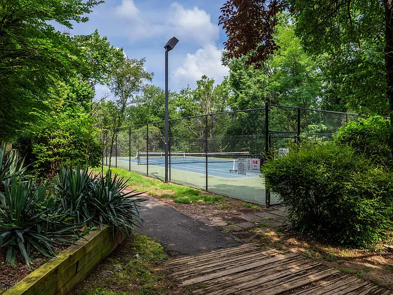 3624 Valley Dr — Photo 35