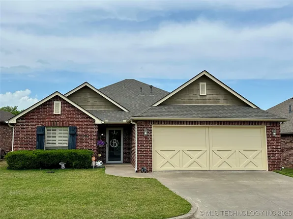 574 S 22nd Pl, Collinsville, OK 74021