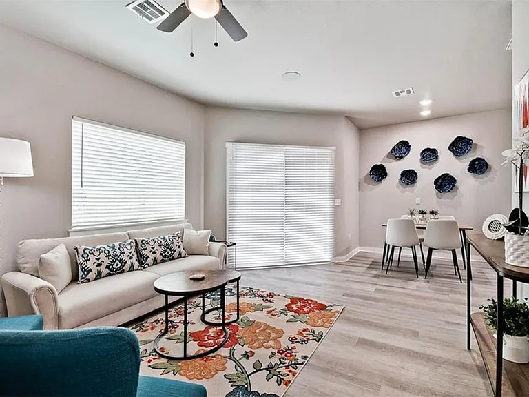 281 W Ash St #3 — Photo 5