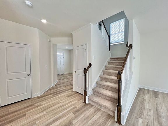 3rd image of 1016 Caswell Way Ct