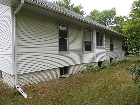 5th image of 643 N Cedar St