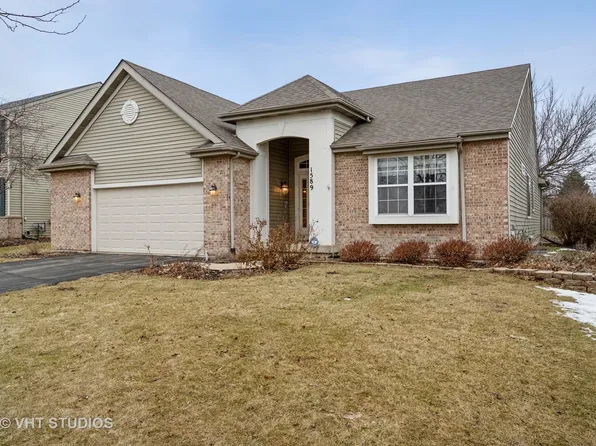 1589 Hartsburg Ln, North Aurora, IL 60542