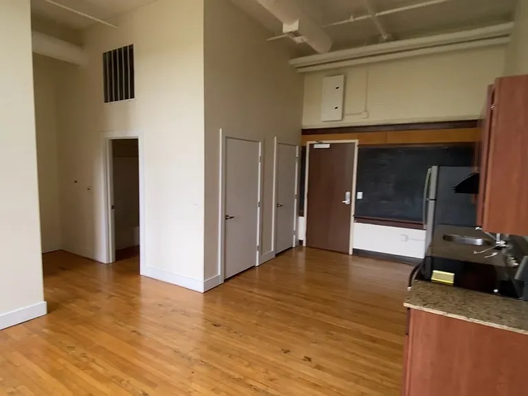 1710 Bruce Ave — Photo 3