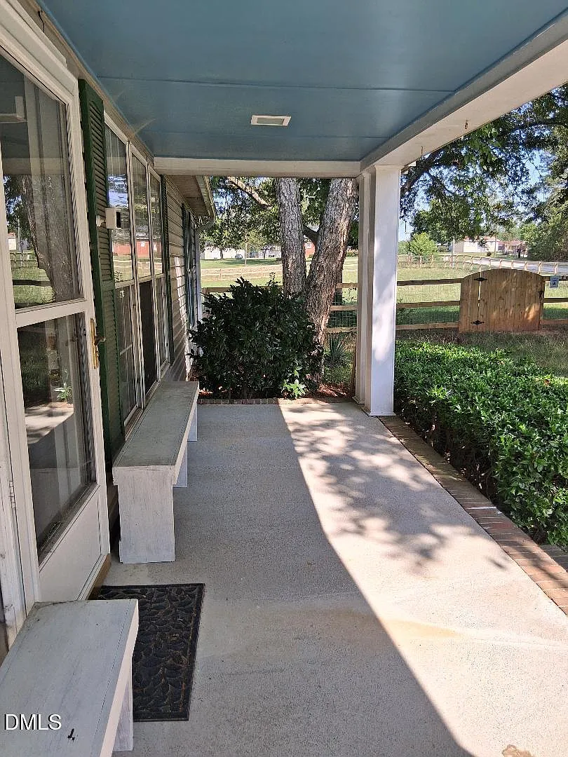 3 bed, 2.0 bath, $3,000 — Photo 4