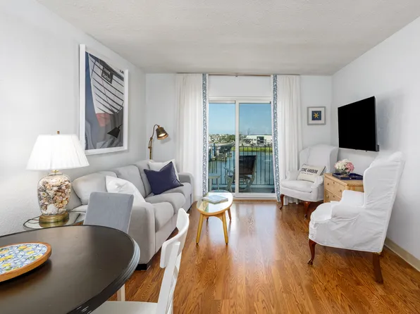 9511 Sunset Dr #401, Stone Harbor, NJ 08247