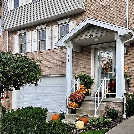 2nd image of 994 Ashton Pl