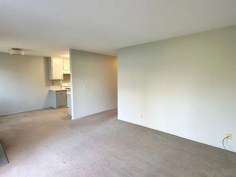 40 Emery Bay Dr — Photo 5