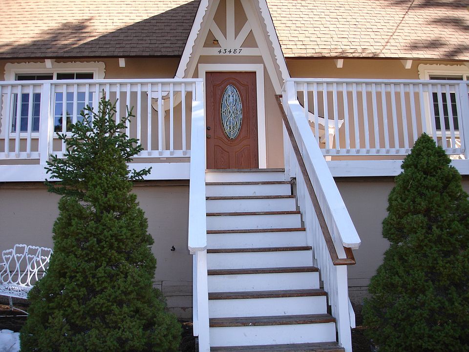 Mountain Chateau Entrance