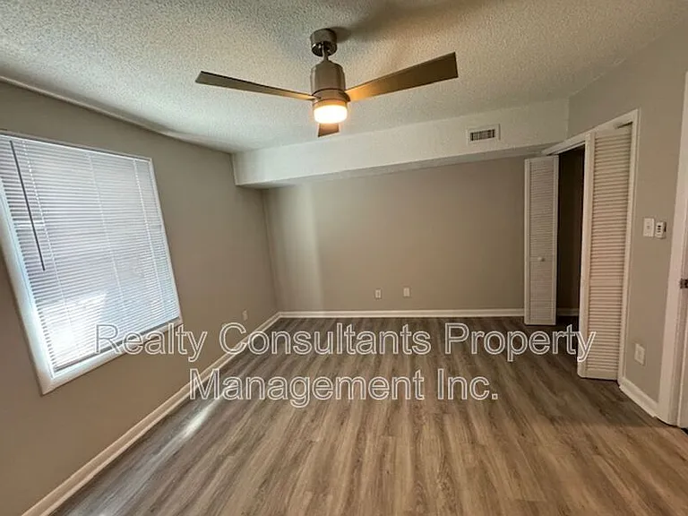 604 E Iredell Ave #7 — Photo 12