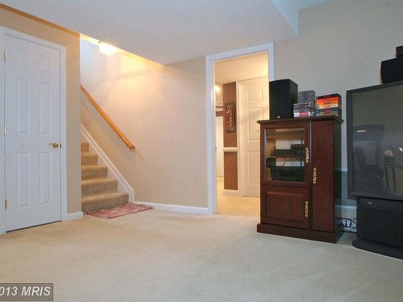 4th image of 8376 Gartelman Farm Dr