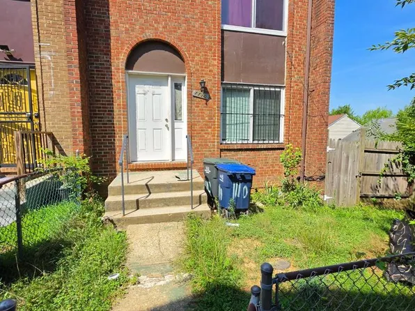 1110 Barnaby Ter SE, Washington, DC 20032