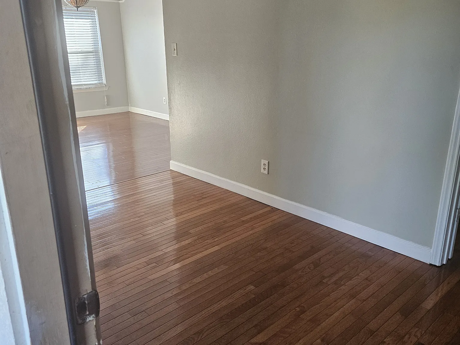 4 bed, 2516 sqft, $2,500 — Photo 3