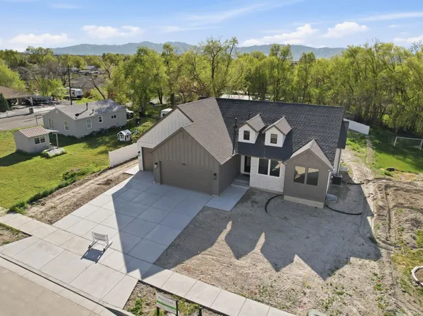 8035 N Park Meadow Ln #2, Lake Point, UT 84074