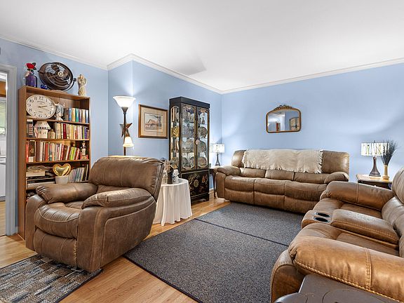 4th image of 803 S Seminole Dr